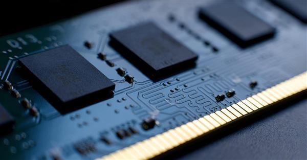 老内存涨疯了!DDR4合约价反超DDR5