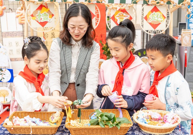 桂香伴童年 实践促成长