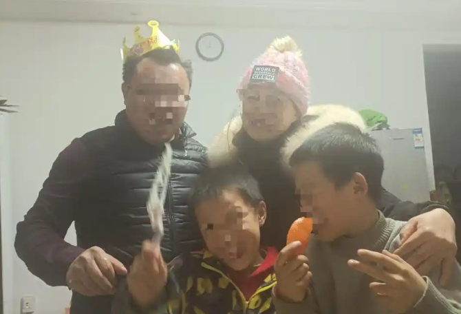 丈夫赠与第三者近700万 妻子：因变故两儿子确诊为抑郁症