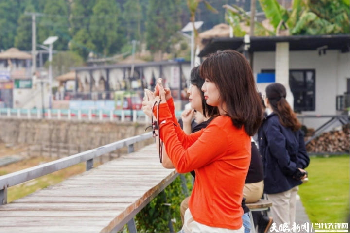 爽爽贵阳·活力西安“双城记”｜从红枫湖到洞穴咖啡，贵阳文旅新业态何以留人又留心？