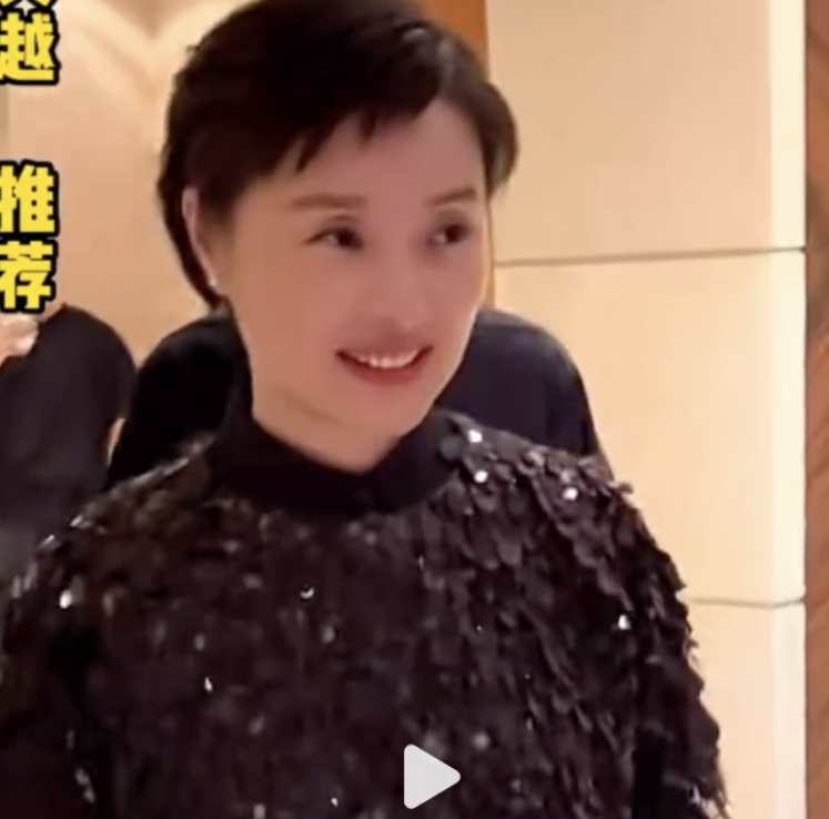 演员吴越怒斥AI仿冒带货 微信视频号回应：账号已永久封禁