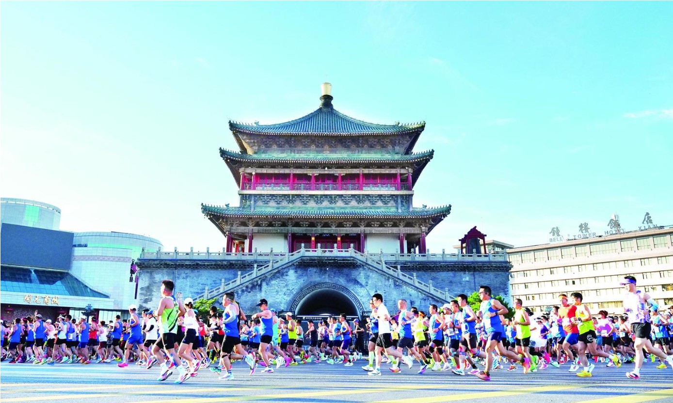 2026西安马拉松燃动全城 3.6万名跑者共赴金秋之约 