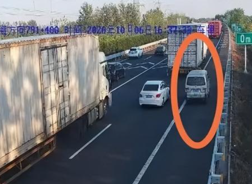 高速电子屏提示“应急道可用”司机借用却被罚 两省回应