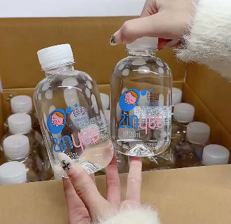 记者调查高价“宝宝水”  多花的钱买的是安心还是焦虑？