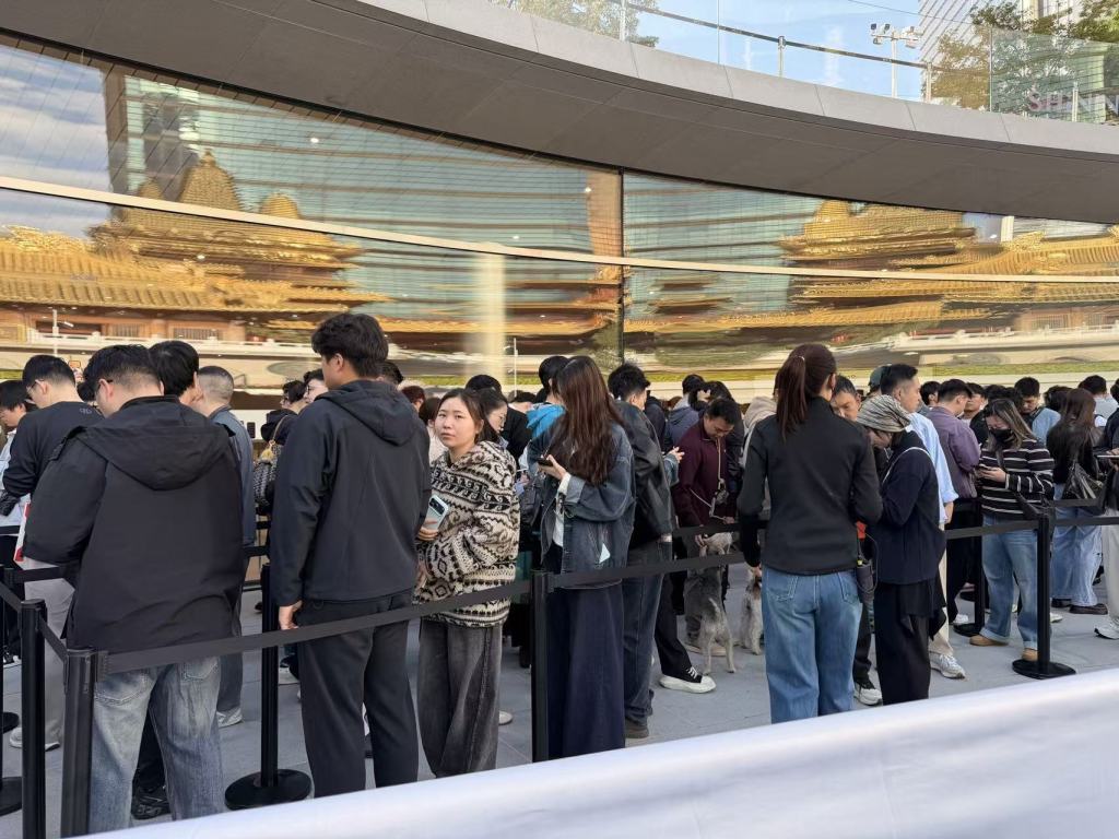 iPhone Duo正式开售：货源供应好于预期，溢价已“腰斩”至2000元