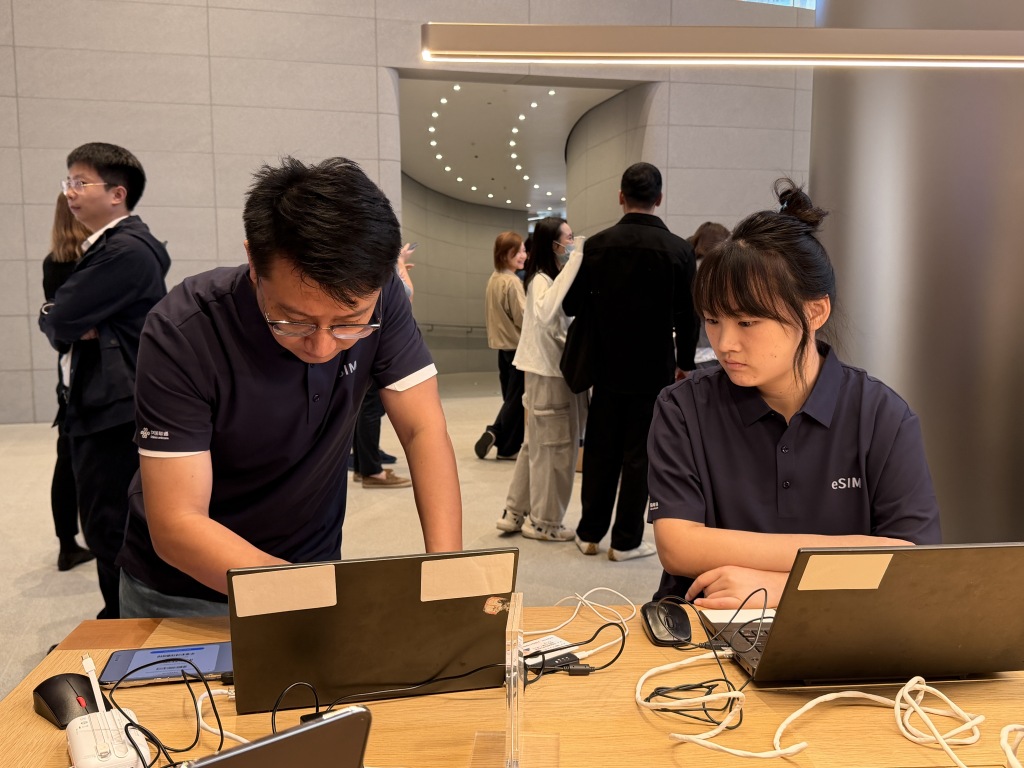 iPhone Duo正式开售：货源供应好于预期，溢价已“腰斩”至2000元