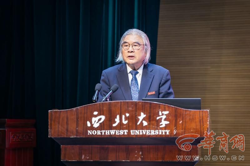教师代表发言.jpg
