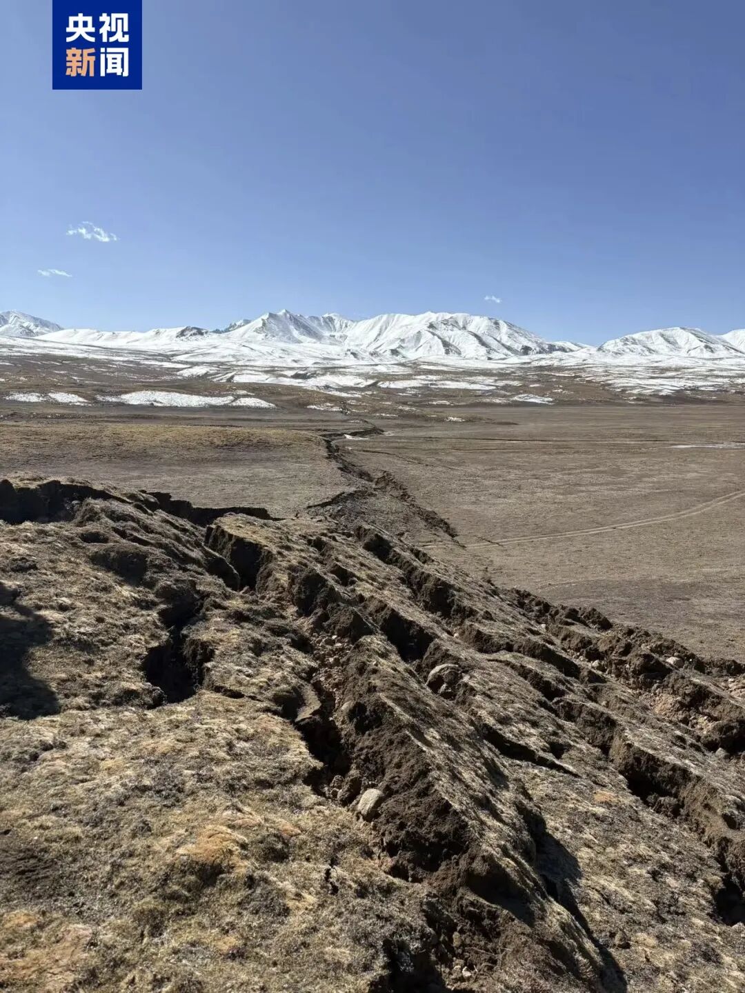 首次发现西藏巴青7.0级地震地表破裂带 破裂面最深约3.5米