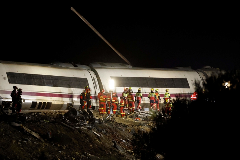 (外代一线)(2)西班牙列车相撞事故已造成68人死亡