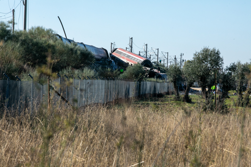 (外代一线)(1)西班牙列车相撞致至少50人死亡